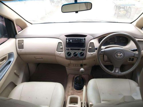 Toyota Innova 2.0 G2, 2006, CNG & Hybrids MT in Jamnagar