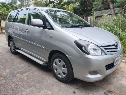 Toyota Innova 2.5 GX 8 STR BS-IV LTD, 2011, Diesel MT in Pondicherry