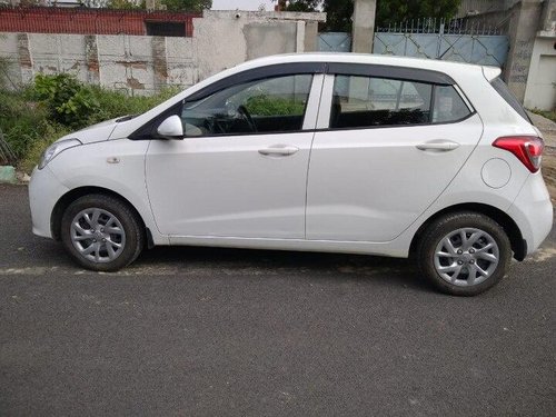 Hyundai Grand i10 Magna 2017 MT for sale in Ghaziabad