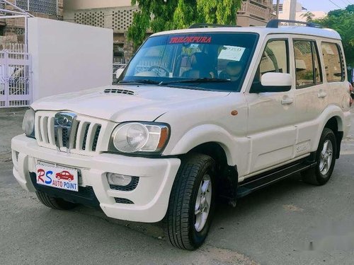 Used Mahindra Scorpio VLX 2014 MT in Ahmedabad