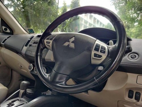 Used Mitsubishi Outlander 2.4 2010 AT for sale in Mumbai