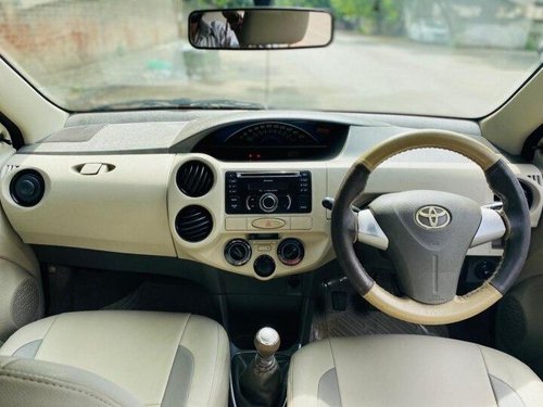 Toyota Etios Liva GD 2013 MT for sale in Ahmedabad 