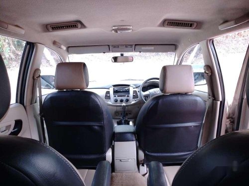 Toyota Innova 2014 MT for sale in Kochi