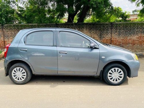 Toyota Etios Liva GD 2013 MT for sale in Ahmedabad 