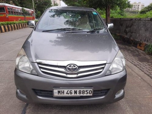 2011 Toyota Innova 2.5 V Diesel 8-seater MT in Mumbai