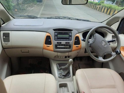 2011 Toyota Innova 2.5 V Diesel 8-seater MT in Mumbai