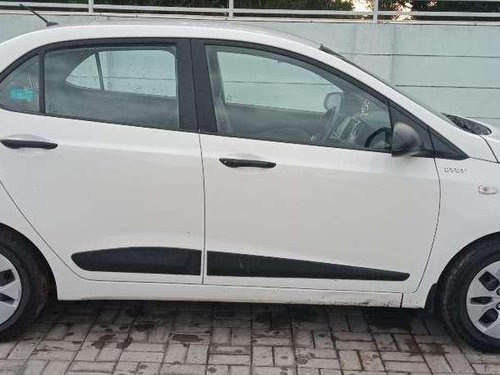 Hyundai Xcent 2015 MT for sale in Vadodara