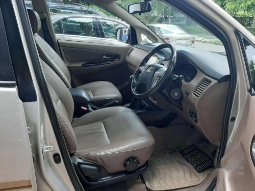 Toyota Innova 2.5 ZX 7 STR BS-III, 2015, Diesel MT in Chandigarh