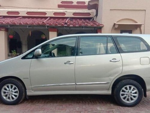 Used 2014 Toyota Innova MT for sale in Agra 