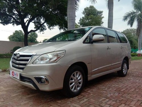 Used 2014 Toyota Innova MT for sale in Agra 