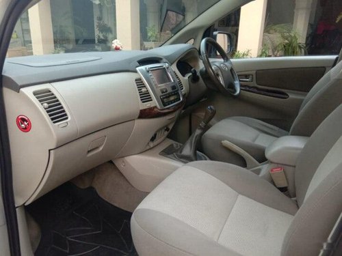 Used 2014 Toyota Innova MT for sale in Agra 