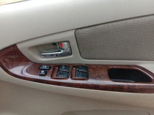 Used 2014 Toyota Innova MT for sale in Agra 