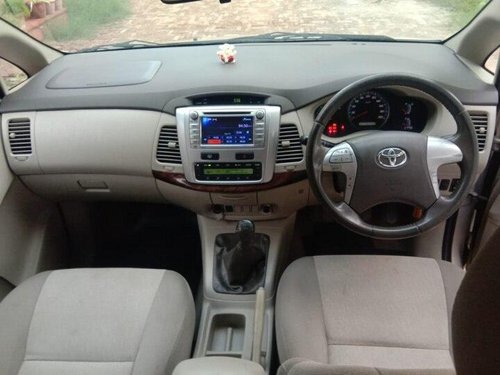 Used 2014 Toyota Innova MT for sale in Agra 