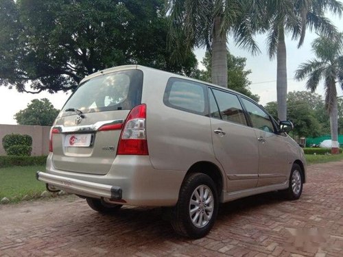 Used 2014 Toyota Innova MT for sale in Agra 