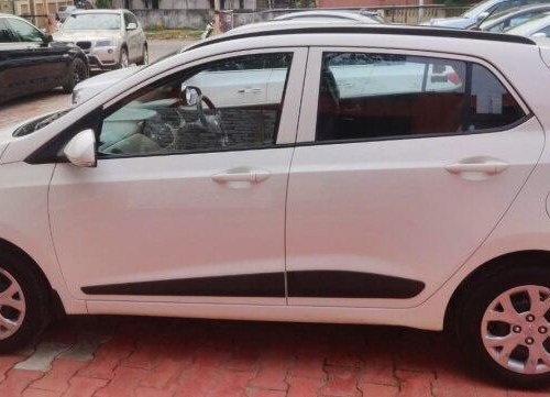 Hyundai Grand i10 Sportz 2017 MT for sale in Ahmedabad 