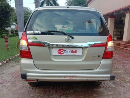 Used 2014 Toyota Innova MT for sale in Agra 