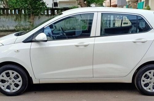 Hyundai Grand i10 Magna 2015 MT for sale in Ahmedabad 
