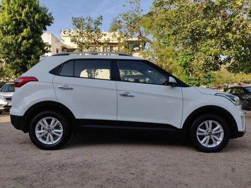 Hyundai Creta 1.6 VTVT SX Plus Dual Tone 2016 MT in Ahmedabad 