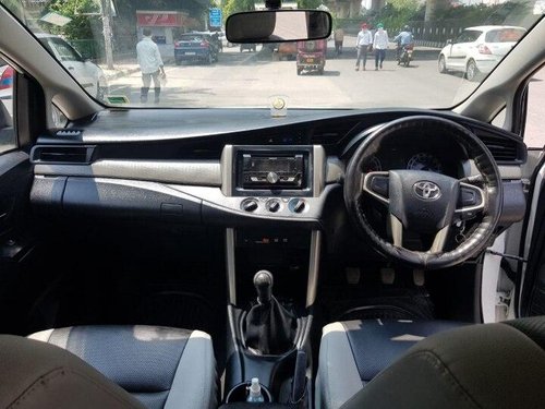 Toyota Innova Crysta 2.4 GX MT 8 STR 2016 MT in New Delhi 