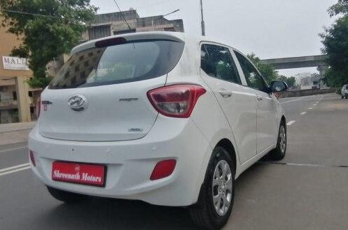 Hyundai Grand i10 1.2 Kappa Magna 2016 AT in Ahmedabad 