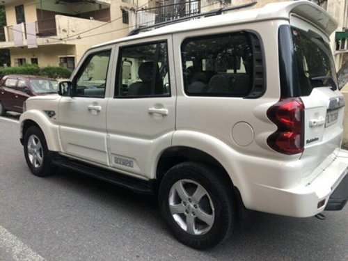 Used 2018 Mahindra Scorpio MT for sale in New Delhi 