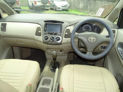 Used Toyota Innova 2010 MT for sale in Kolkata