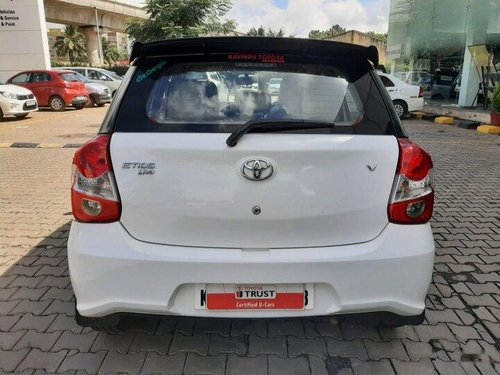 Toyota Etios Liva 1.2 V Dual Tone 2017 MT in Bangalore