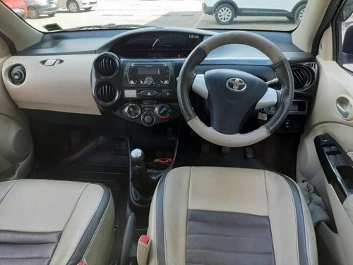 Toyota Etios Liva 1.2 V Dual Tone 2017 MT in Bangalore