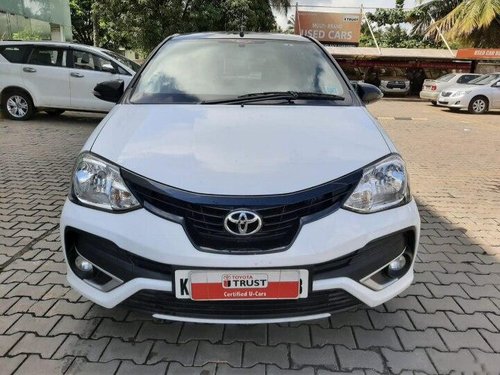Toyota Etios Liva 1.2 V Dual Tone 2017 MT in Bangalore