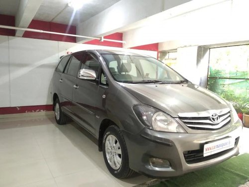 Toyota Innova 2009 MT for sale in Pune