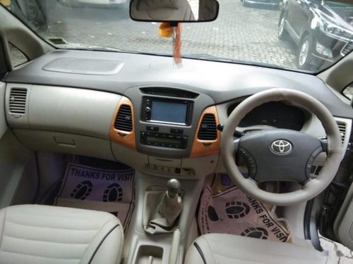 2011 Toyota Innova 2.5 V Diesel 8-seater MT in Mumbai