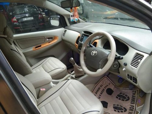 2011 Toyota Innova 2.5 V Diesel 8-seater MT in Mumbai