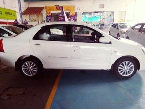 Toyota Platinum Etios V 2011 MT for sale in Indore