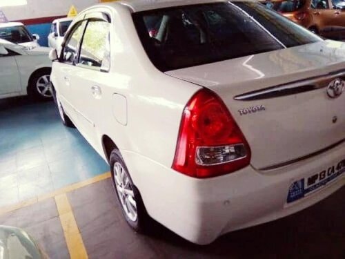 Toyota Platinum Etios V 2011 MT for sale in Indore