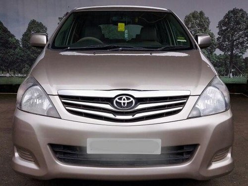 Toyota Innova 2010 MT for sale in Thane