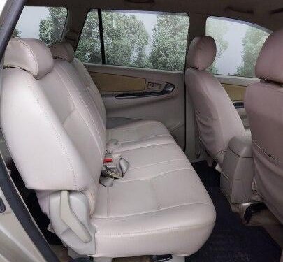 Toyota Innova 2010 MT for sale in Thane