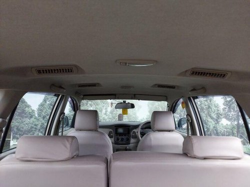 Toyota Innova 2010 MT for sale in Thane