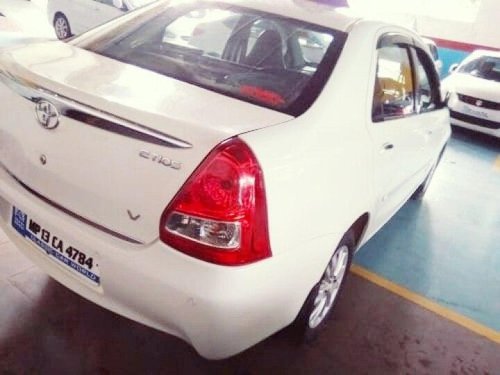 Toyota Platinum Etios V 2011 MT for sale in Indore