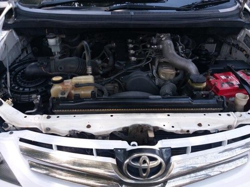 Toyota Innova 2.5 V Diesel 8-seater 2011 MT in Ahmedabad