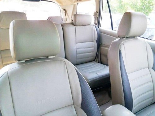 Toyota Innova 2.5 V Diesel 8-seater 2011 MT in Ahmedabad