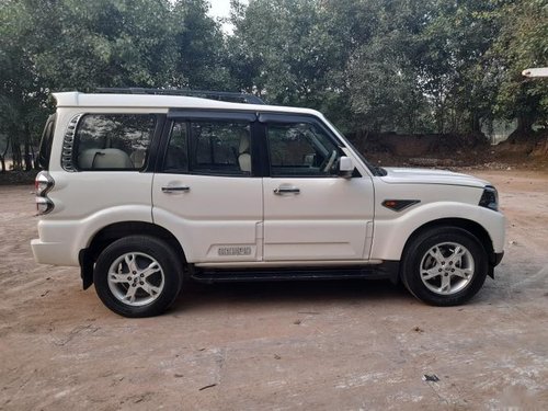 Used 2015 Mahindra Scorpio MT for sale in New Delhi 