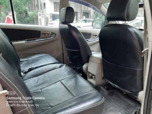 Toyota Innova 2011 MT for sale in Kolkata