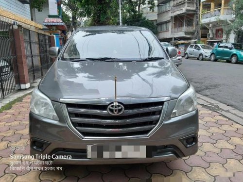 Toyota Innova 2011 MT for sale in Kolkata