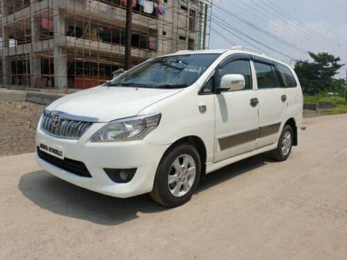 Used 2012 Toyota Innova 2004-2011 MT for sale in Indore