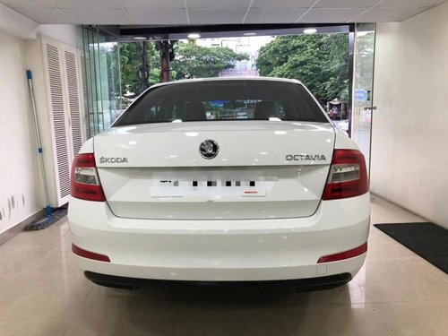 Skoda Octavia Elegance 2.0 TDI AT 2015 AT for sale in Chennai 