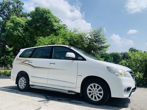 Toyota Innova 2.5 Z Diesel 7 Seater BS IV 2014 MT in Surat 