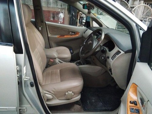 2011 Toyota Innova 2.5 V Diesel 8-seater MT in Mumbai