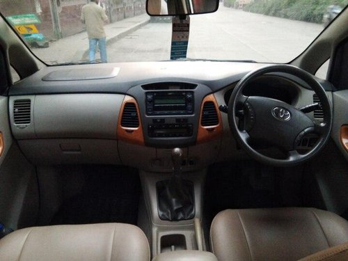 2011 Toyota Innova 2.5 V Diesel 8-seater MT in Mumbai