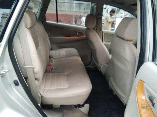 2011 Toyota Innova 2.5 V Diesel 8-seater MT in Mumbai