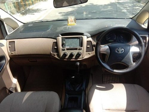 Used Toyota Innova 2016 MT for sale in Agra 